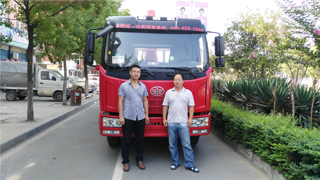 唐山楊師傅購買解放4*2隨車吊底盤，古河633吊機(jī)